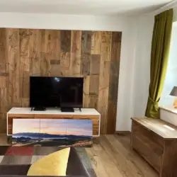 PARETE IN ROVERE VECCHIO