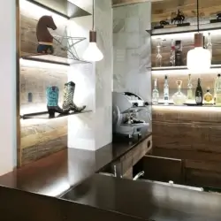 RIVESTIMENTO ZONA BAR